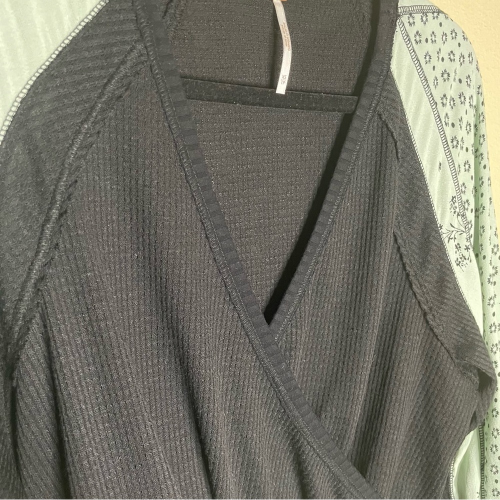 Free People Auxton Top Womens Size Small Black Green Thermal Wrap BOHO Side Tie - Picture 6 of 7